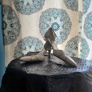 Heels with pointed toe Shoes